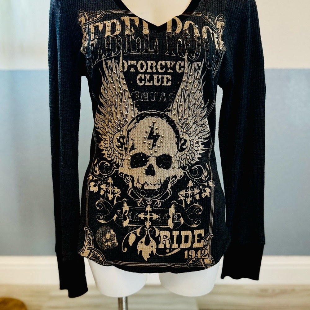 Vocal Women's Black and Gold Graphic Long Sleeve Tee shirt cute lightweight